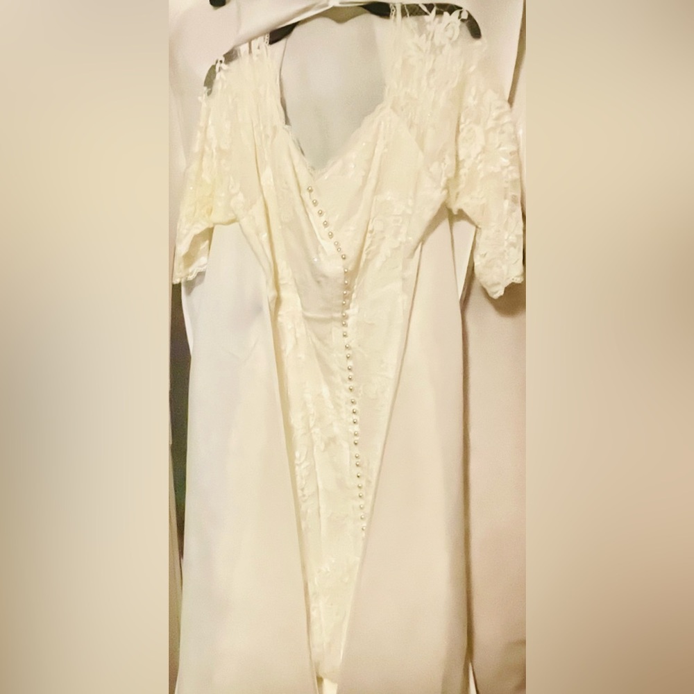 White ! Brand New, never worn, size 26